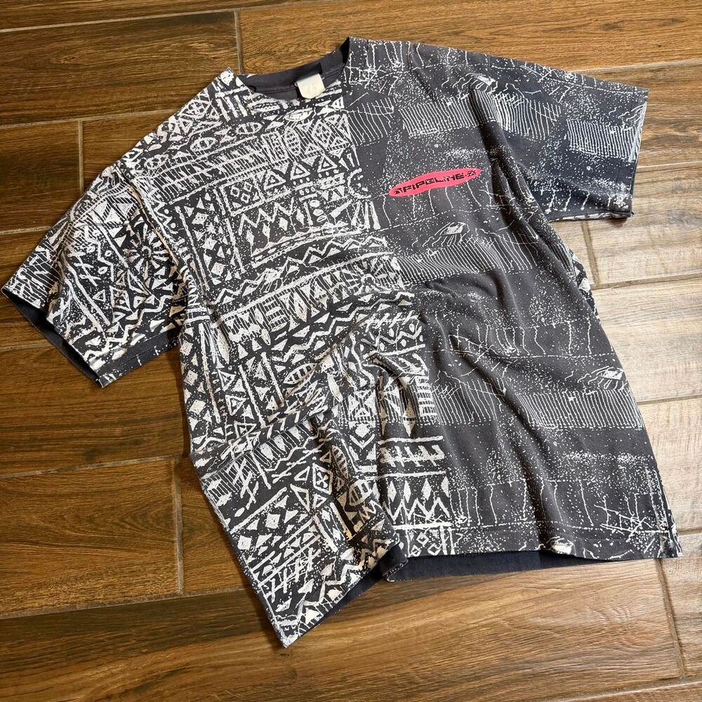 Vintage 90s Pipeline Surf Single Stitch All Over Print T-Shirt